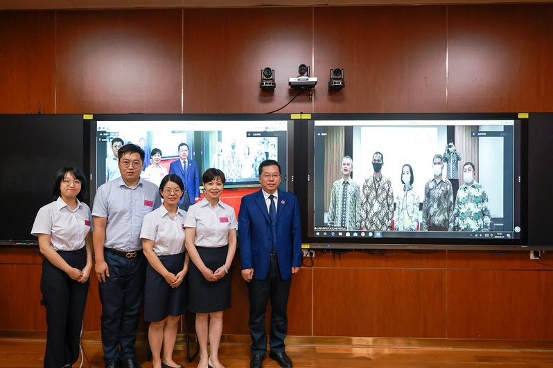MOU Signning Ceremony between Guangxi Normal University,China  and Universial University,Indonesia